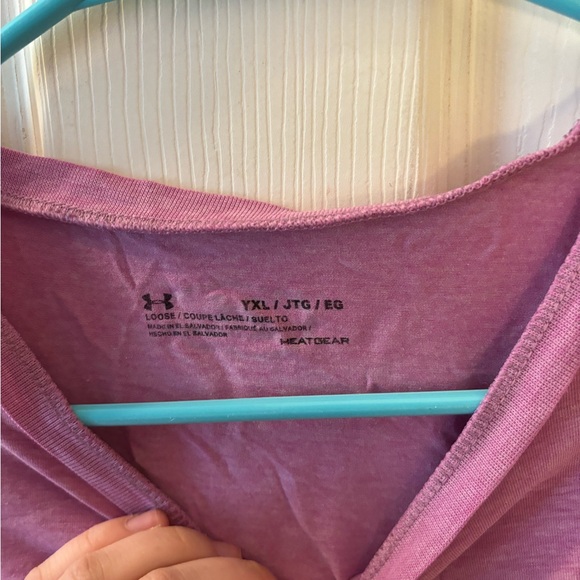 Girls under armor - Picture 2 of 3